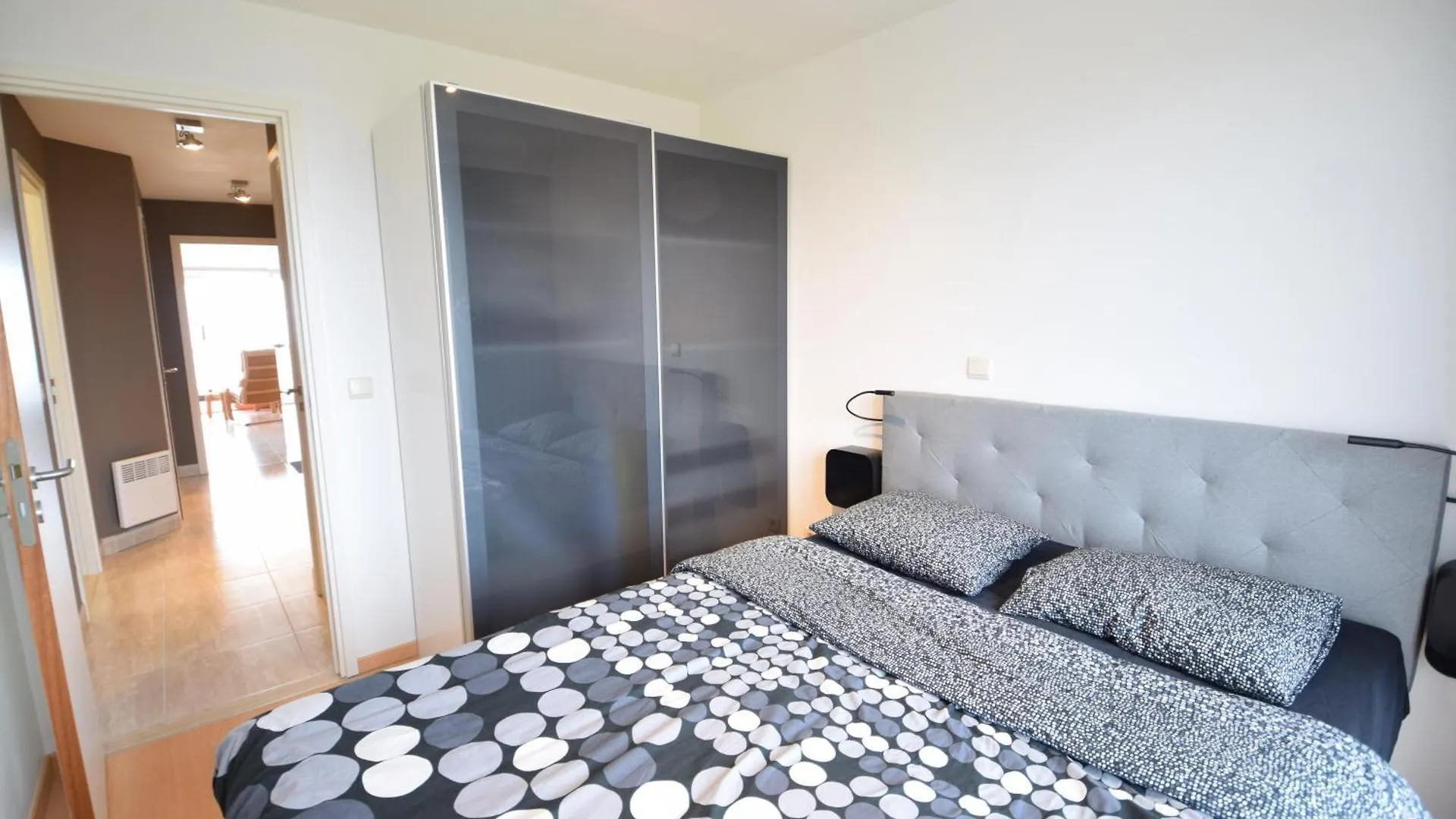 Coastal Apartment In Middelkerke Steps From The Sea 0*,