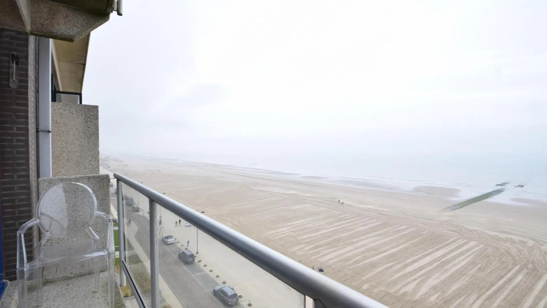 Coastal Apartment In Middelkerke Steps From The Sea