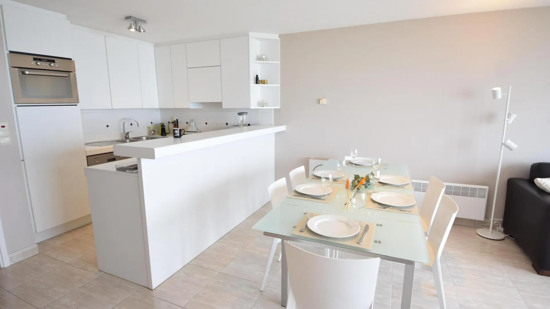 Coastal Apartment In Middelkerke Steps From The Sea